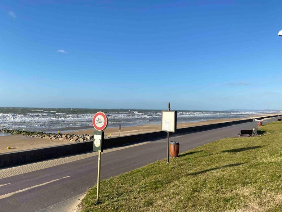 Ferienwohnung L'Echappee Cabourgeaise Exterior foto
